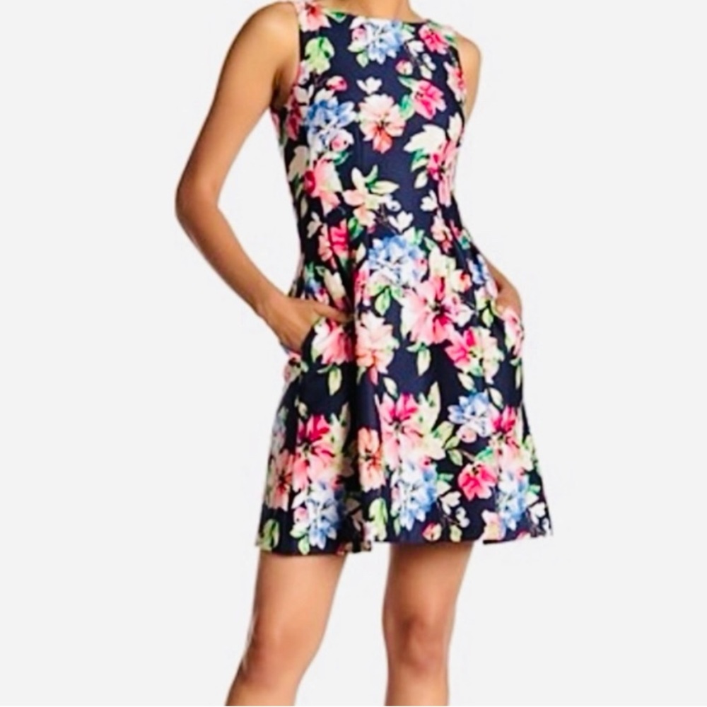 Vince Camuto size 8 Dress
